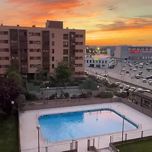 Apartment Deyanira Suite, Aeropuerto, Ifema, Madrid
